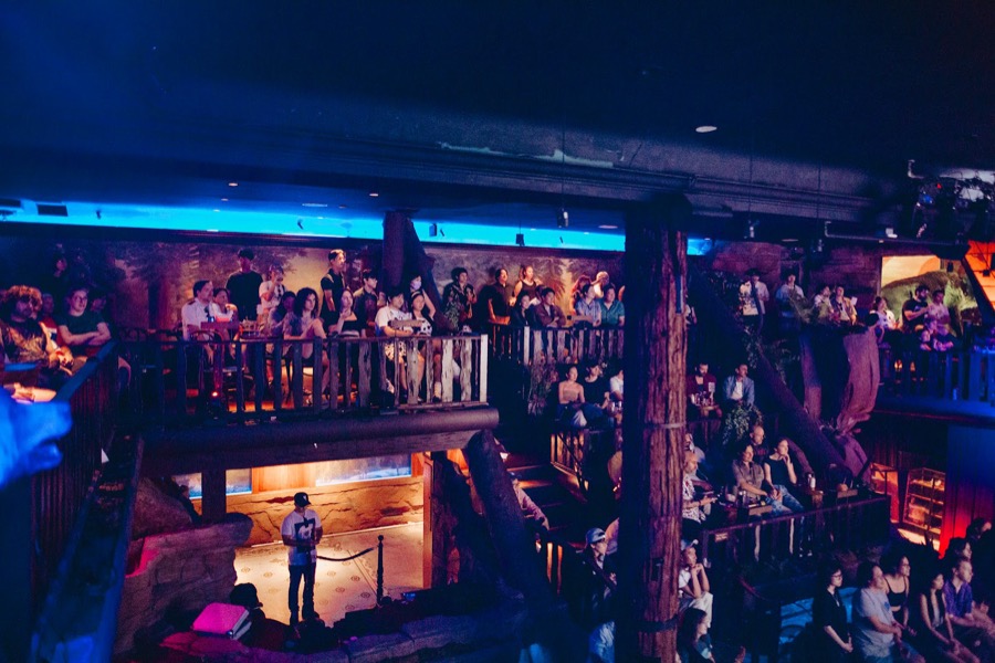 Clifton's DTLA, Los Angeles · Niu Lai